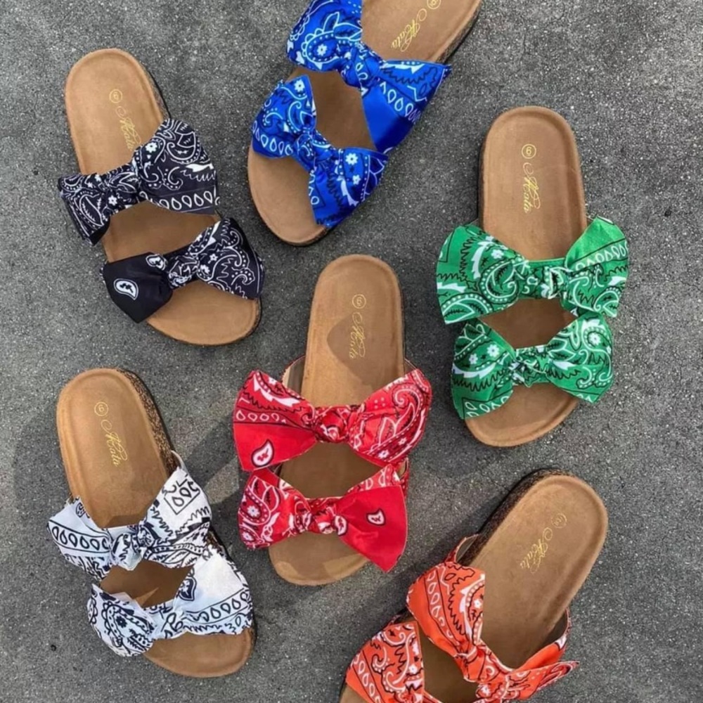 Bandanna slides